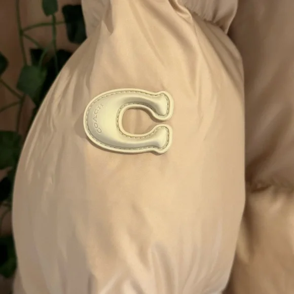 Women’s size: LARGE Beige Coach short down puffer coat( ONLY WORN ONCE!) - Picture 3 of 16